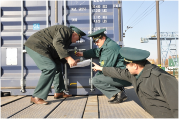 Почти три тысячи импортных контейнеров задержались в России