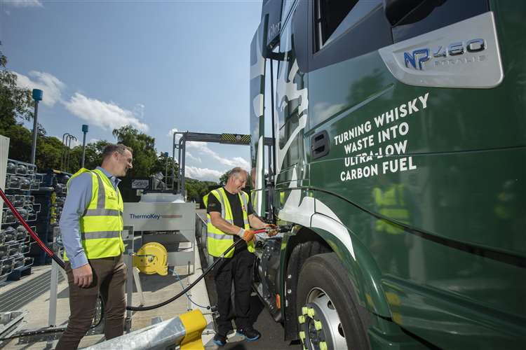 Шотландцы превращают дистиллят виски в топливо для грузовиков
