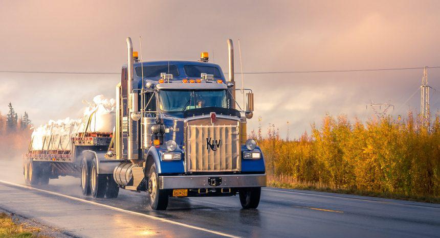 Малый бизнес США считает, что нехватка водителей грузовиков — вредный миф