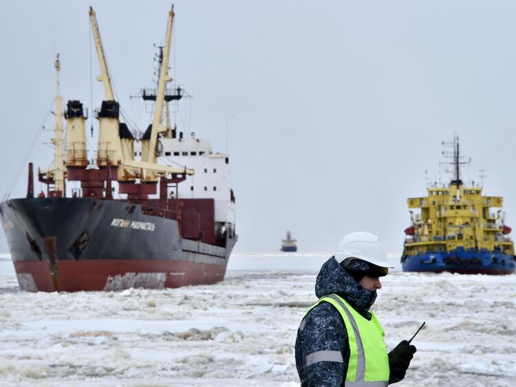 «Ключи от Арктики» будут делить два российских ведомства