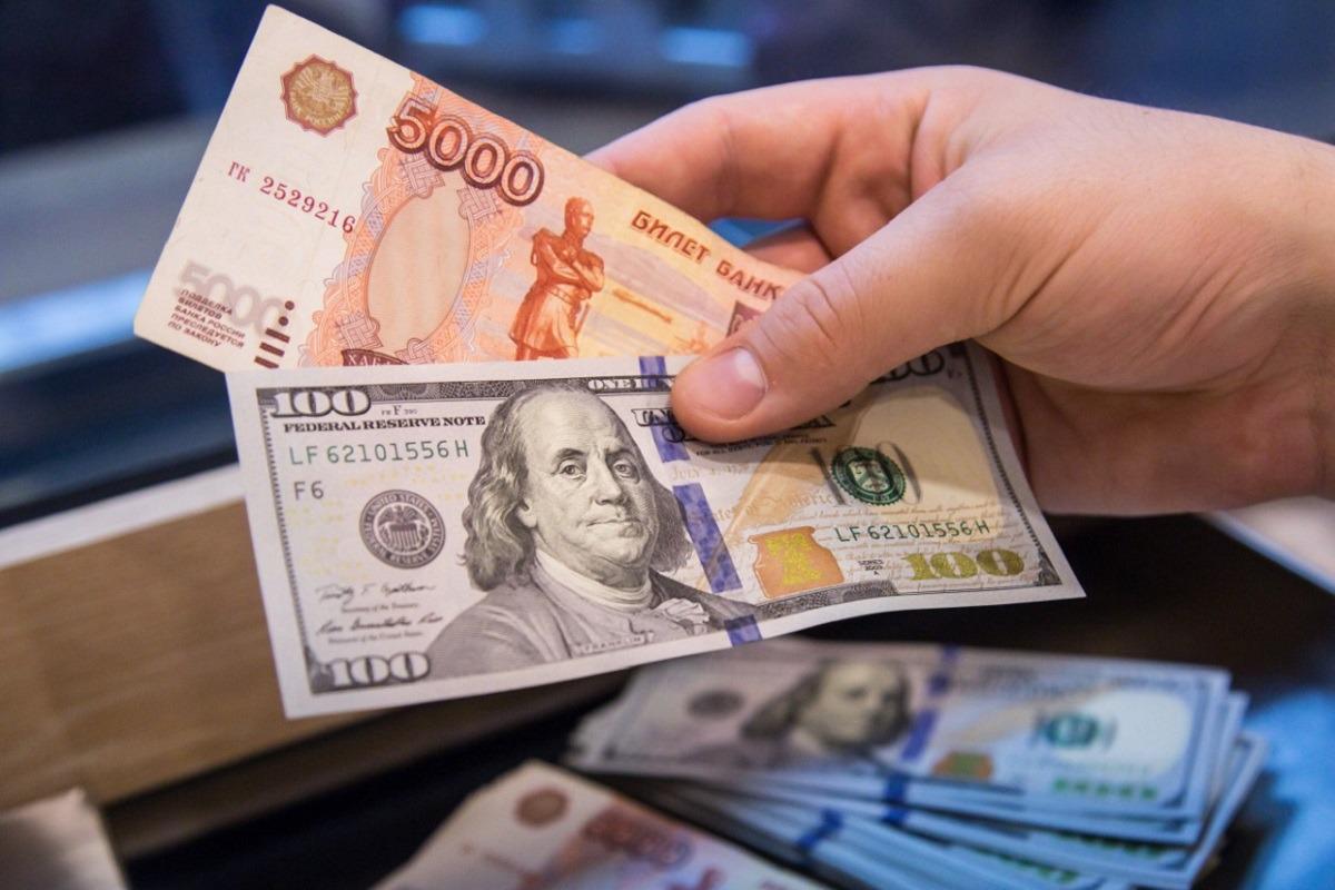 Минфин и ЦБ предложат ввести лимит на покупку валюты при уходе зарубежных компаний из России