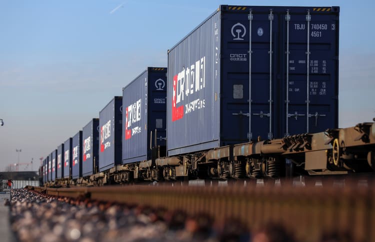 Прямые железнодорожные поставки из Китая замедлились вдвое